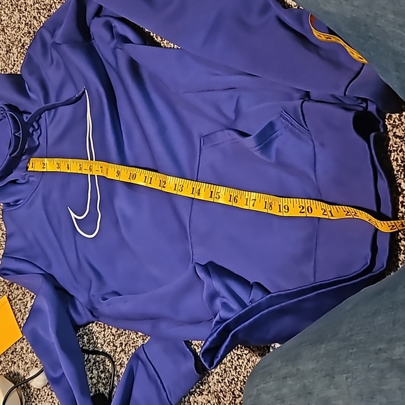 Nike pre loved hoodie. Women's size S. Color blue - Picture 7 of 8